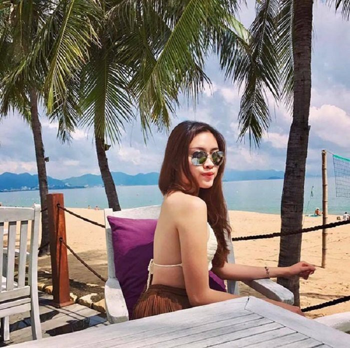 Nếu trên sóng truyền hình, Thanh Huyền gây ấn tượng với khán giả bởi hình ảnh xinh đẹp, hoạt ngôn thì ngoài đời, cô lại khiến khán giả xuýt xoa với hình ảnh nóng bỏng cùng gu thời trang cá tính, hiện đại.