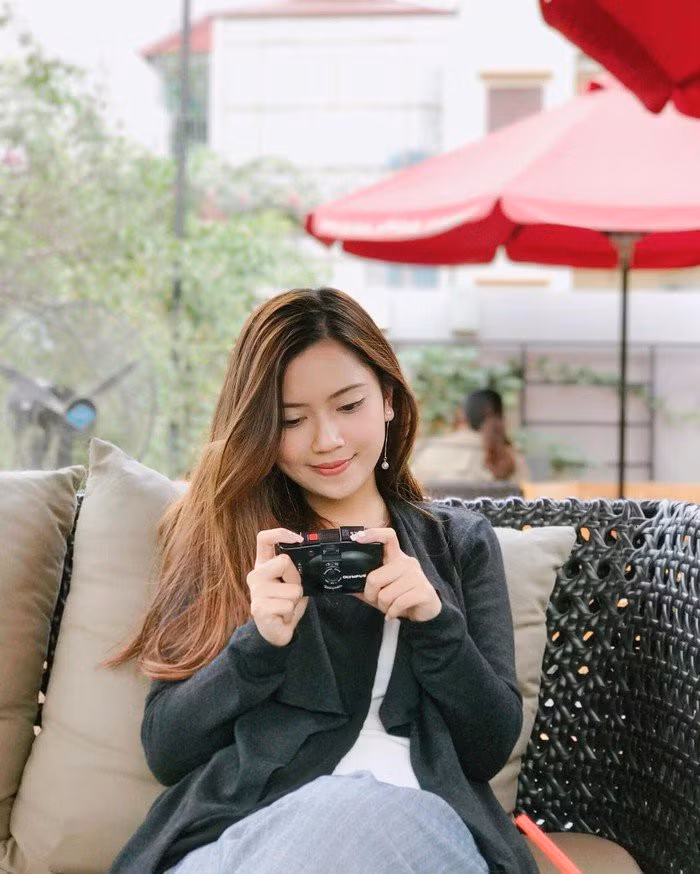 BTV 9X từng chia sẻ, bản thân thích "ở ẩn" nên chưa trải nghiệm vai trò MC. Điều này khiến khán giả tiếc nuối vì mong muốn được thấy Thu Phương cầm mic, tận dụng vẻ ngoài xinh xắn cùng các thế mạnh của mình.