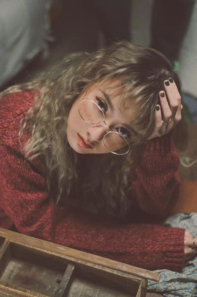 Có thể nói, sự lột xác ngoạn mục về diện mạo này của cô nàng đã mang lại ấn tượng mạnh mẽ trong lòng khán giả. Có thể trong tương lai, bên cạnh vẻ đẹp bề ngoài Xuân Nghi lại khiến người hâm mộ bất ngờ một lần nữa với những thành công vang dội trong sự nghiệp âm nhạc.