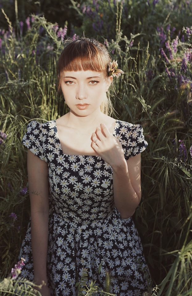 Album Vol.5 Nghi 16 được phát hành đúng vào ngày sinh nhật năm 16 tuổi, đánh dấu bước trưởng thành của Xuân Nghi trong sự nghiệp âm nhạc. Ở đỉnh cao sự nghiệp, Xuân Nghi quyết định lên đường du học để theo đuổi âm nhạc chuyên nghiệp. Cô theo học và tốt nghiệp ngành Music Industry tại Đại học Nam California.