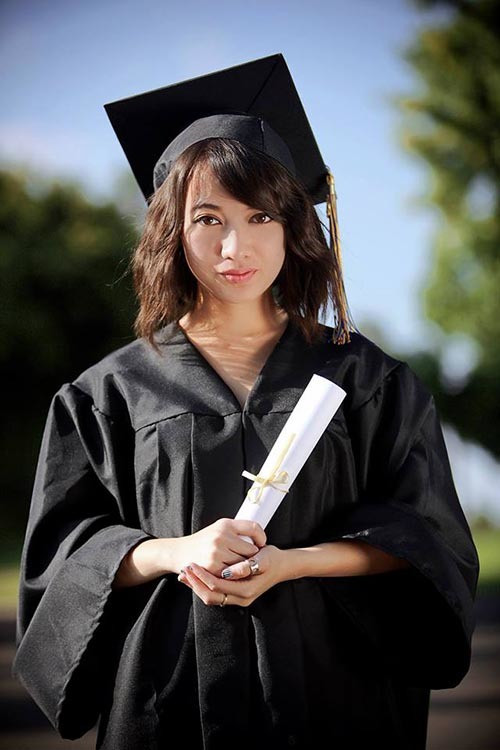 Sở hữu giọng hát trong trẻo cùng gương mặt bầu bĩnh và đôi mắt to tròn, Xuân Nghi nhanh chóng được nhiều khán giả yêu mến. Đến năm 16 tuổi, cô đã có cho mình 5 album lần lượt mang tên Xuân Nghi - Tiếng hát thiên thần nhỏ (2005), Những câu chuyện trong ngôi nhà mẫu giáo (2006), Xuân Nghi và những người bạn (2007), Cả nhà cùng xem (2008), Nghi 16 (2010).