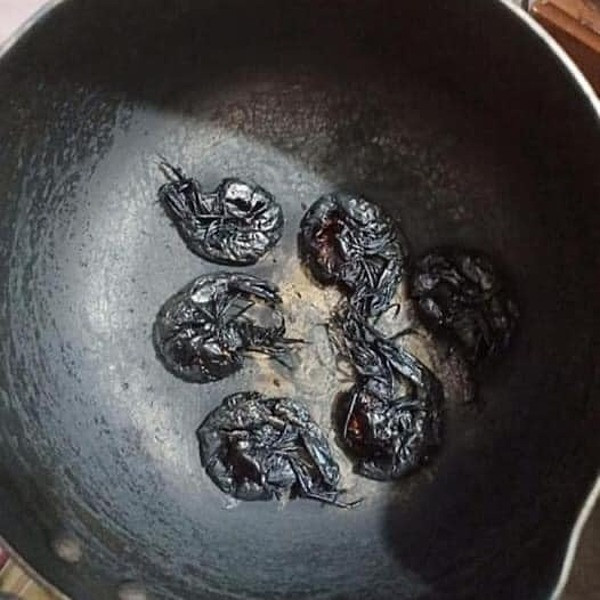 Món tôm này chưa từng có trong thực đơn.