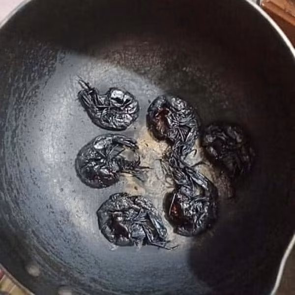 Món tôm này chưa từng có trong thực đơn.