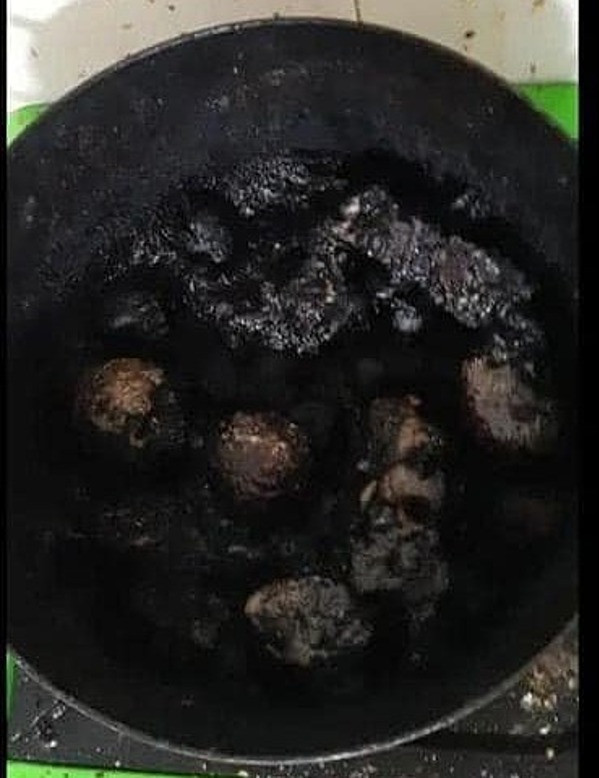 Chắc chỉ những anh chồng dũng cảm lắm mới có thể ăn những món ăn thế này của chị em.