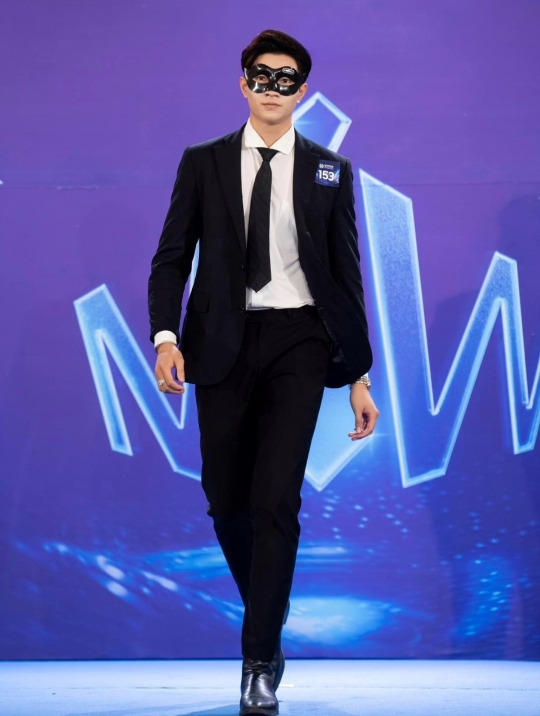 Tham gia Nam vương thế giới Việt Nam 2024, anh gây ấn tượng với những chia sẻ sâu sắc: "Hoàng Sơn mong muốn lan tỏa những giá trị tích cực của bản thân, đồng thời cho bạn bè quốc tế hiểu hơn về con người Việt Nam với những phẩm chất tốt đẹp như chất phác, thật thà cùng vẻ đẹp hài hòa cả về ngoại hình lẫn tâm hồn."