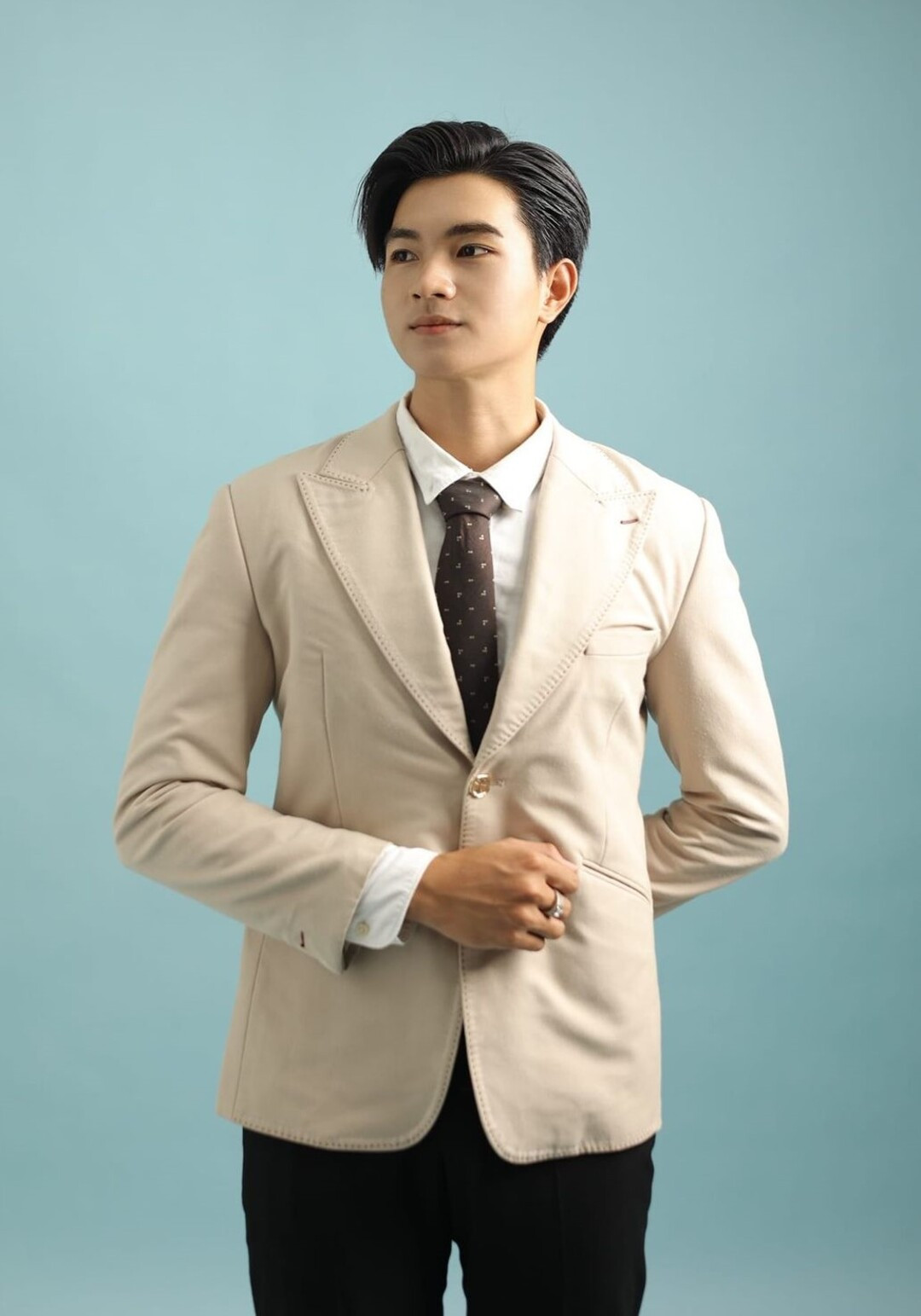 Anh chàng chia sẻ, Tình yêu và sự ủng hộ từ bạn gái là động lực giúp Hoàng Sơn tự tin chinh phục Mr World Vietnam.