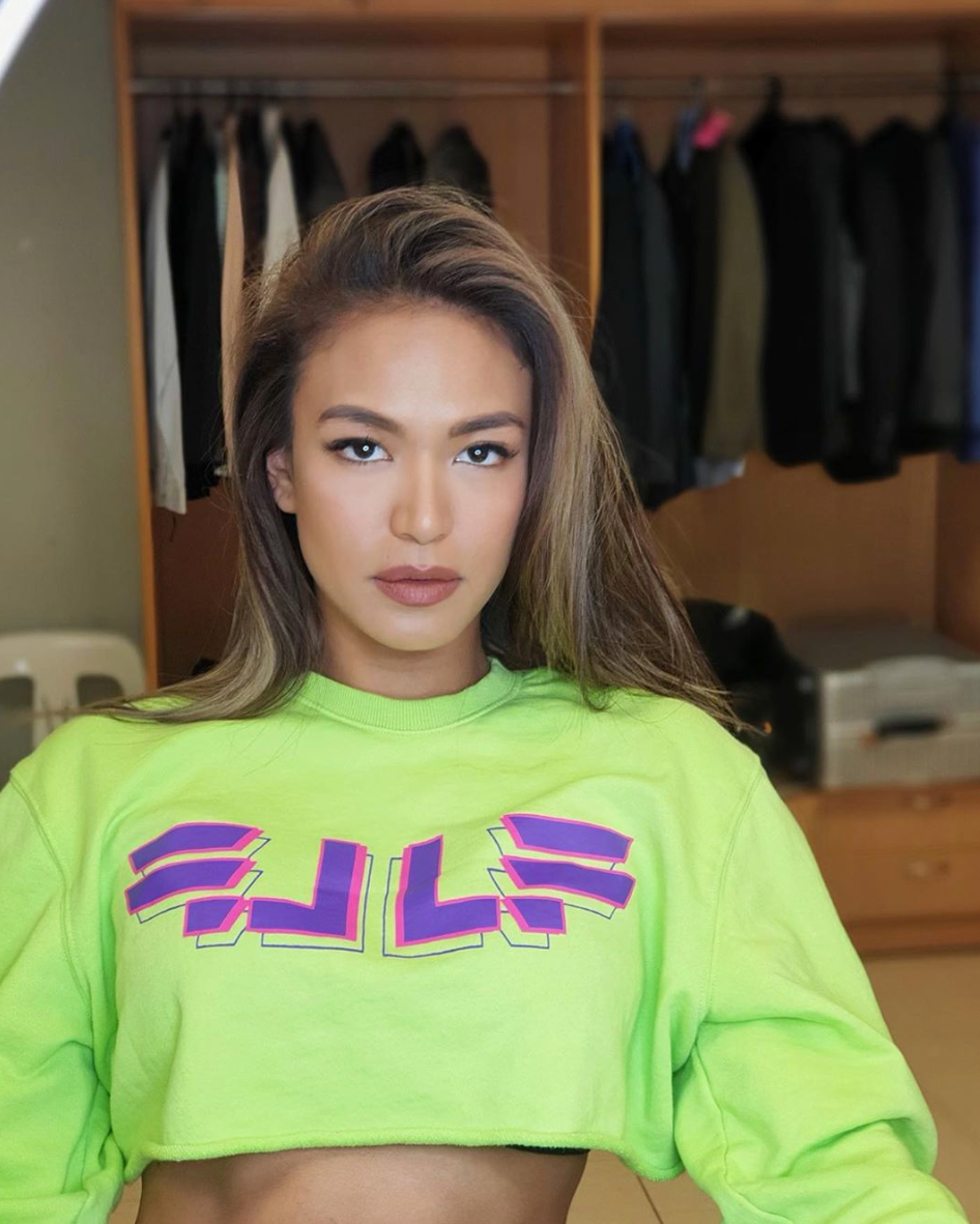 Công chúa của Brunei hiện đang là nhà thiết kế thời trang, đó là lý do mà cô nàng ăn mặc rất chuẩn gu, từ cá tính, sexy đến bánh bèo đều đẹp cả.