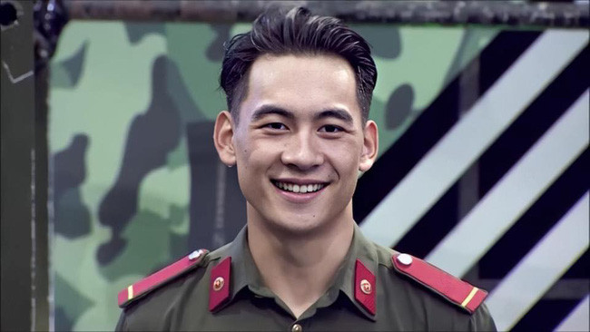 Ngay khi chương trình lên sóng, trên khắp các diễn đàn truy lùng trai đẹp đã lập hẳn group bàn tán rôm rả. Ngoài bày tỏ ngưỡng mộ về ngoại hình, không ít người mong muốn có được thông tin nam chính.