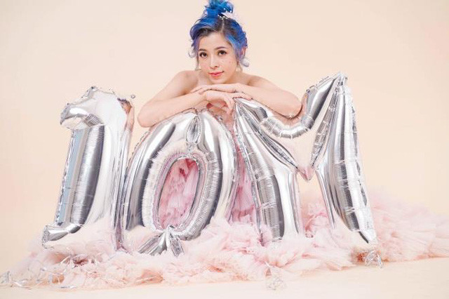 Mới đây, nền tảng Tik Tok ghi nhận kỷ lục mới, sau nhiều nỗ lực cô nàng hot girl Linh Barbie đã vượt mặt nhiều tên tuổi nổi tiếng để trở thành người Việt đầu tiên sở hữu tài khoản này với hơn 10 triệu lượt theo dõi.