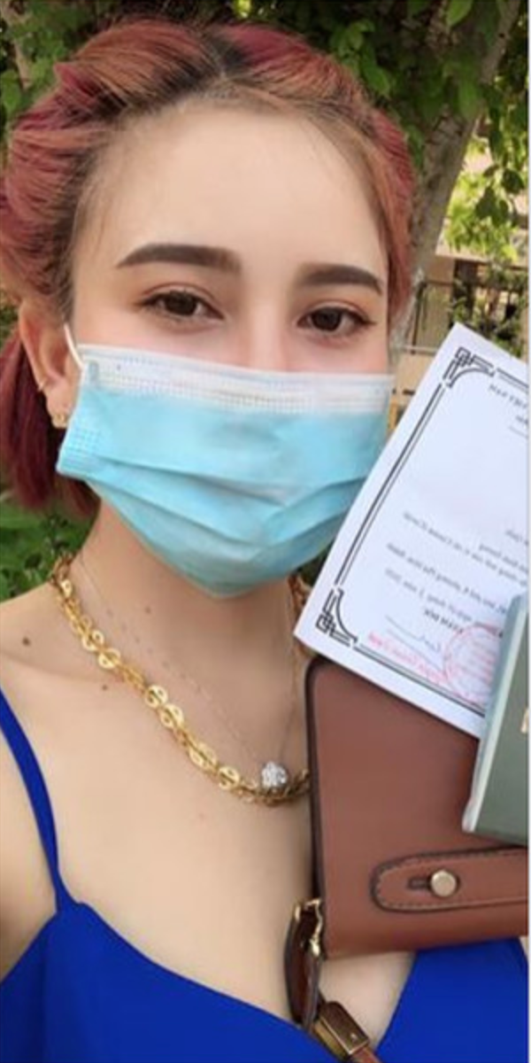 Cũng trong bài viết của mình, cô gái livestream trốn cách ly Covid-19 khi trở về từ Hàn Quốc cũng gửi lời cảm ơn tới cán bộ, nhân viên y tế vì đã chăm sóc tận tình trong 14 ngày. Đặc biệt, cô nàng cũng khoe nhờ những ngày ăn cơm bộ đội mà mình đã tăng được thêm 2kg.