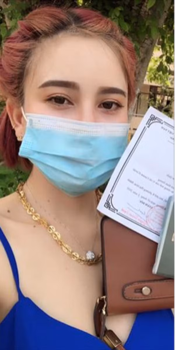 Cũng trong bài viết của mình, cô gái livestream trốn cách ly Covid-19 khi trở về từ Hàn Quốc cũng gửi lời cảm ơn tới cán bộ, nhân viên y tế vì đã chăm sóc tận tình trong 14 ngày. Đặc biệt, cô nàng cũng khoe nhờ những ngày ăn cơm bộ đội mà mình đã tăng được thêm 2kg.