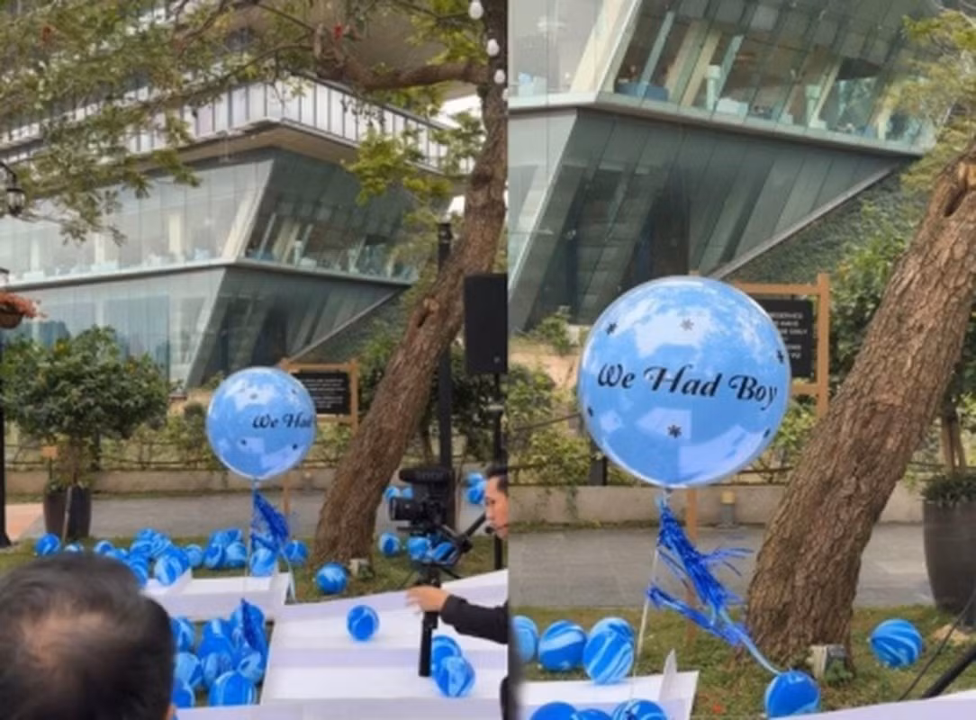 Trong tiệc cưới ở Hà Nội, Quang Hải và vợ đã công khai có em bé đầu lòng khiến người hâm mộ vui mừng không thôi.