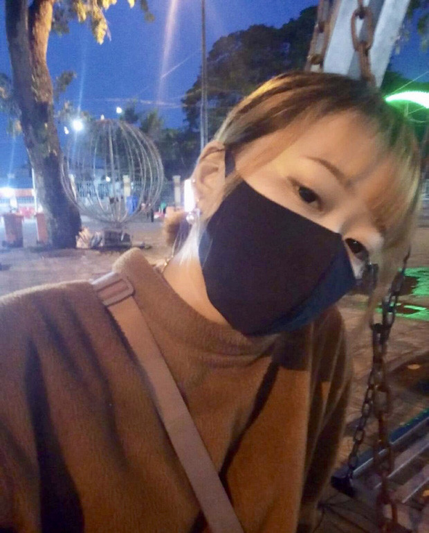 Cuối cùng, C.P hoàn thành xong thử thách và nhận được 150.000 đồng cho 10 cây kẹo. Cô gái Cần Thơ cho biết đã rơi nước mắt vì tủi thân khi nhận số tiền đó. Mời quý độc giả đón xem thêm video Khổ như người quê mưu sinh ở Hà Nội - Nguồn: KÊNH VTC1