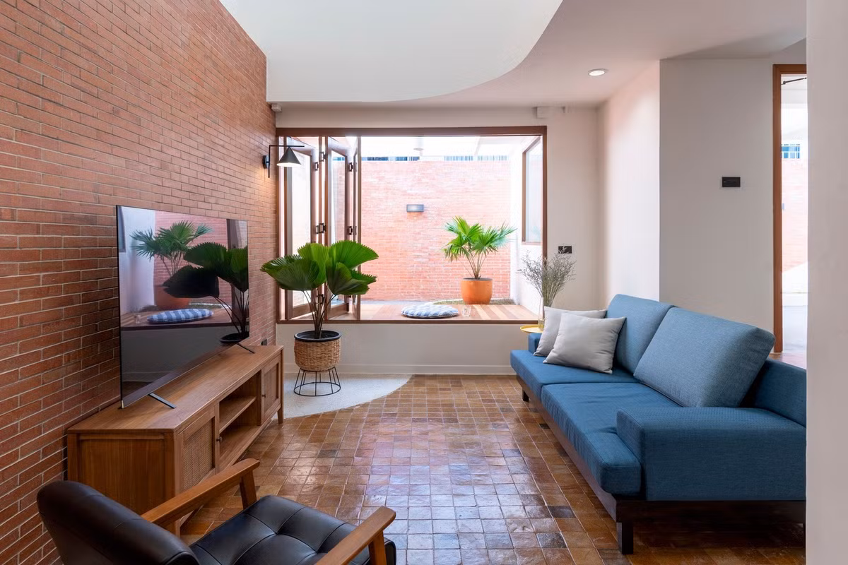 Ở dưới phần bình luận, nhiều người đều thành tâm vào "xin vía" gia chủ để có được căn nhà nhỏ xinh nhưng đầy đủ tiện nghi như thế này.