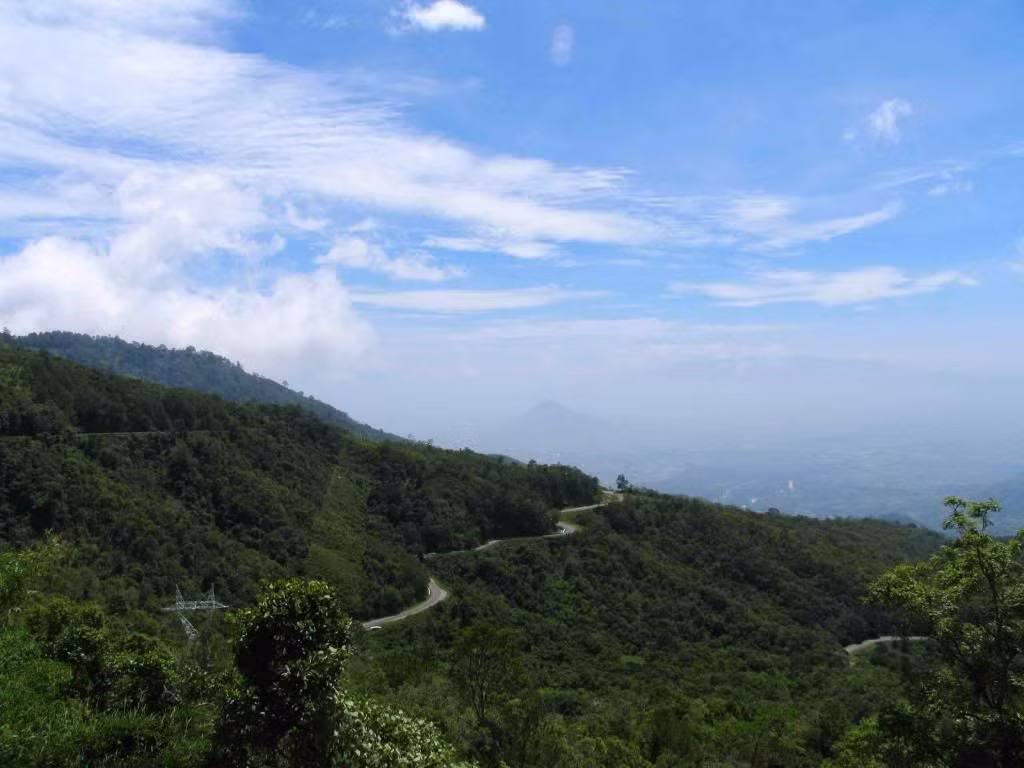 Còn với các bạn ở miền trong, đèo Ngoạn Mục ở Ninh Thuận cũng là một con đèo đáng để chinh phục.