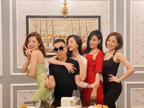 Hot girl Trâm Anh cũng được cho là có động thái thừa nhận việc đã ấn định ngày tổ chức đám cưới.