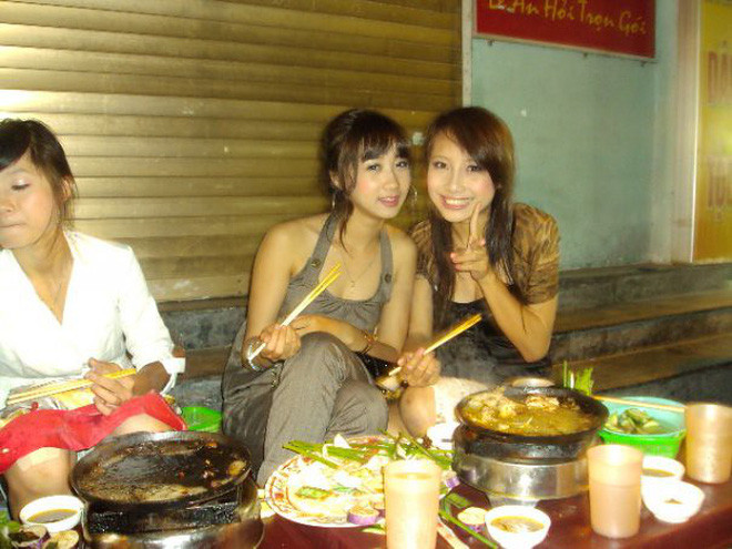 Không dừng lại đó, Kiều Ly Phạm thời ấy cũng là người rất biết ăn mặc và đa dạng hóa phong cách của mình.