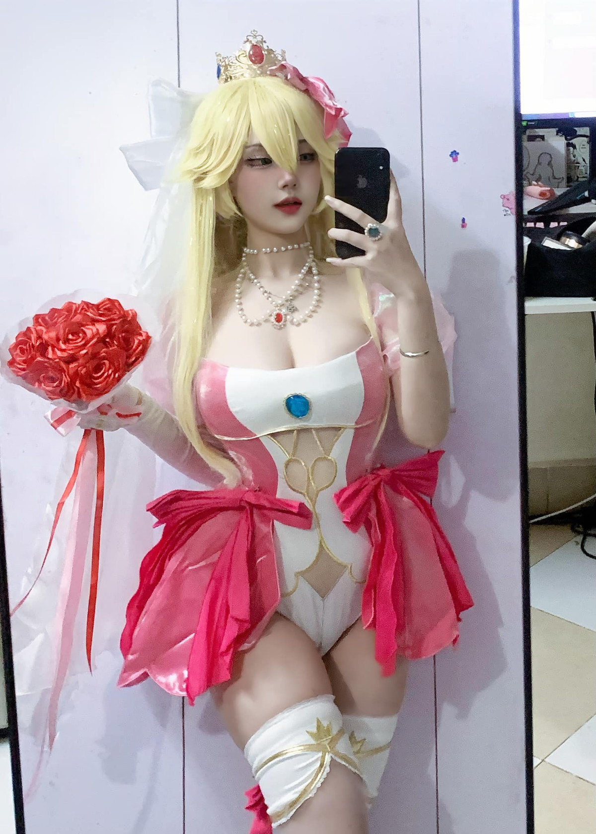 Hầu hết các sản phẩm của Cigw Pols đều cực kỳ gợi cảm, tận dụng tối đa được lợi thế vóc dáng và gương mặt quyến rũ để trở nên nổi bật trên MXH.