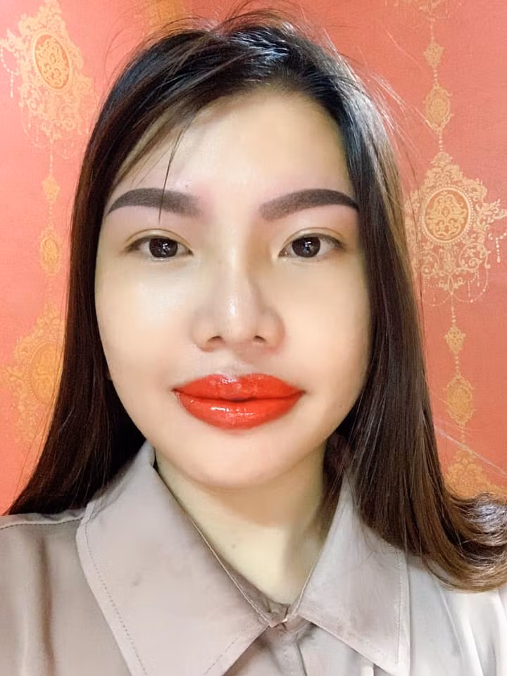 Nhìn hình ảnh lúc mới xăm sửa xong, không ai còn nhận ra Quách Phượng của thường ngày.