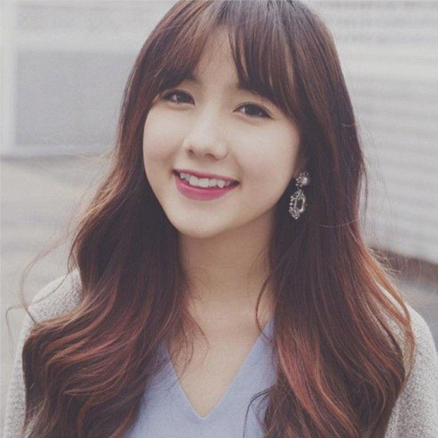 Khi đang ở đỉnh cao sự nghiệp, cô nàng đột ngột dừng mọi hoạt động nghệ thuật để sang Mỹ du học ngành Kịch nghệ, chuyên ngành Diễn xuất tại trường Northeastern University.