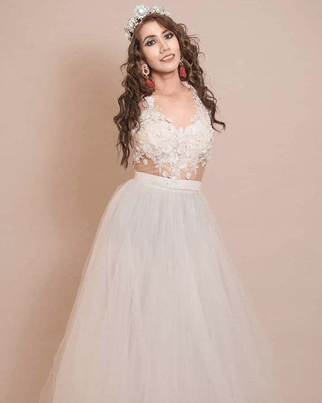 “Tôi tham dự và trải qua mọi phần thi như các thí sinh khác. Tôi cảm thấy mình bình thường như mọi người xung quanh, bởi cuộc sống tôi đang sống không có gì khác biệt so với số đông. Tôi không coi khuyết tật là khiếm khuyết của mình”, Gabriela chia sẻ về quá trình thi hoa hậu.