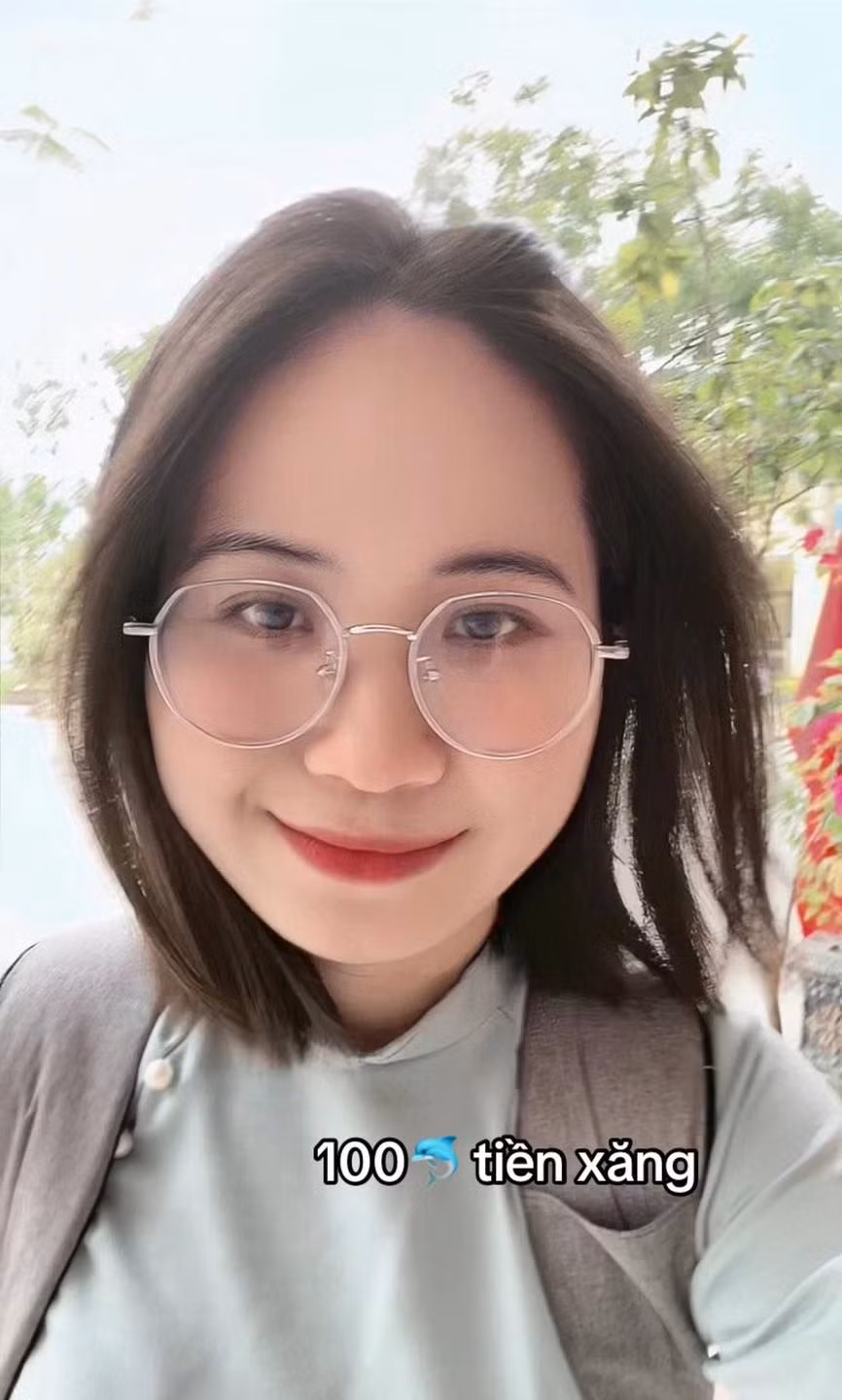 Nhiều người cho rằng 100 nghìn đồng đổ xăng cho 1 tháng là quá ít.