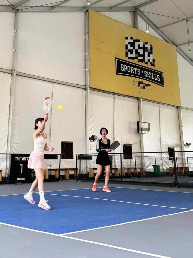 Đây là bộ môn "nhập khẩu" hệ lai giữa tennis, bóng bàn, cầu lông.
