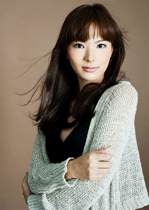 Yukimi Matsuo là họa sĩ manga nổi tiếng của xứ sở hoa anh đào. Nhờ nhan sắc xinh đẹp như diễn viên, Matsuo được người hâm mộ ưu ái với hàng loạt biệt danh như "người đẹp truyện tranh", "nữ thần manga".