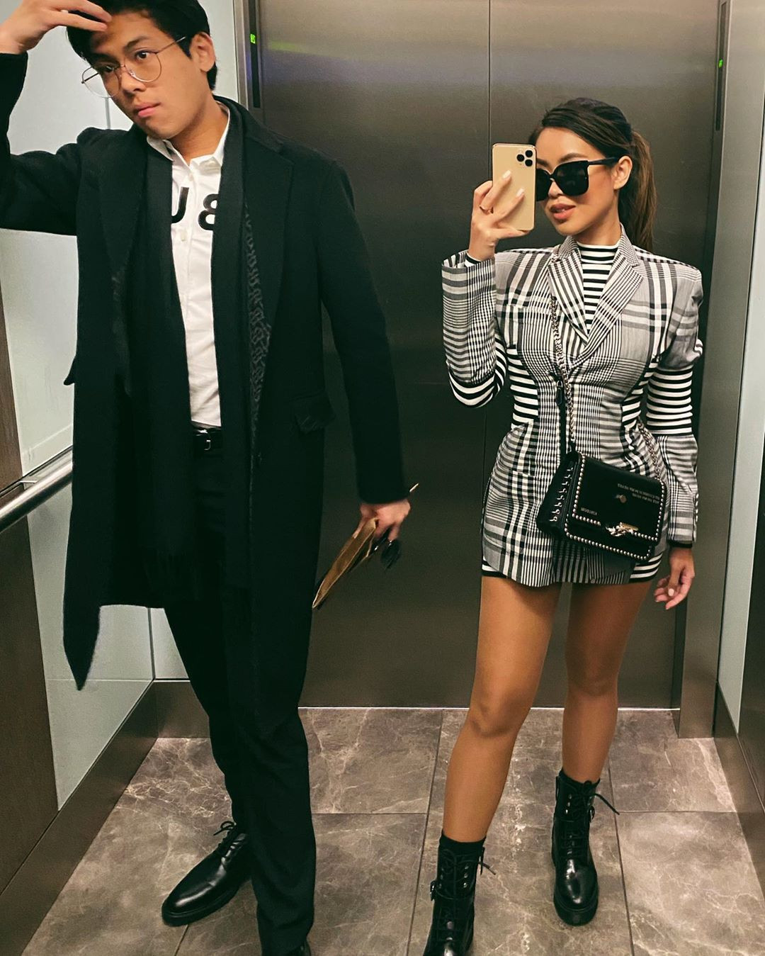 Cụ thể, William Hiếu Nguyễn có gặp Tiên Nguyễn tại Milan, Italia và cùng tham dự show thời trang của thương hiệu Versace. Sau đó cả hai trở về London, Anh vào ngày 23/2 nhưng ở khác căn hộ và không gặp nhau từ lúc đó đến nay. Trong khi đó, Tiên gặp bệnh nhân số 17 vào ngày 27/2.