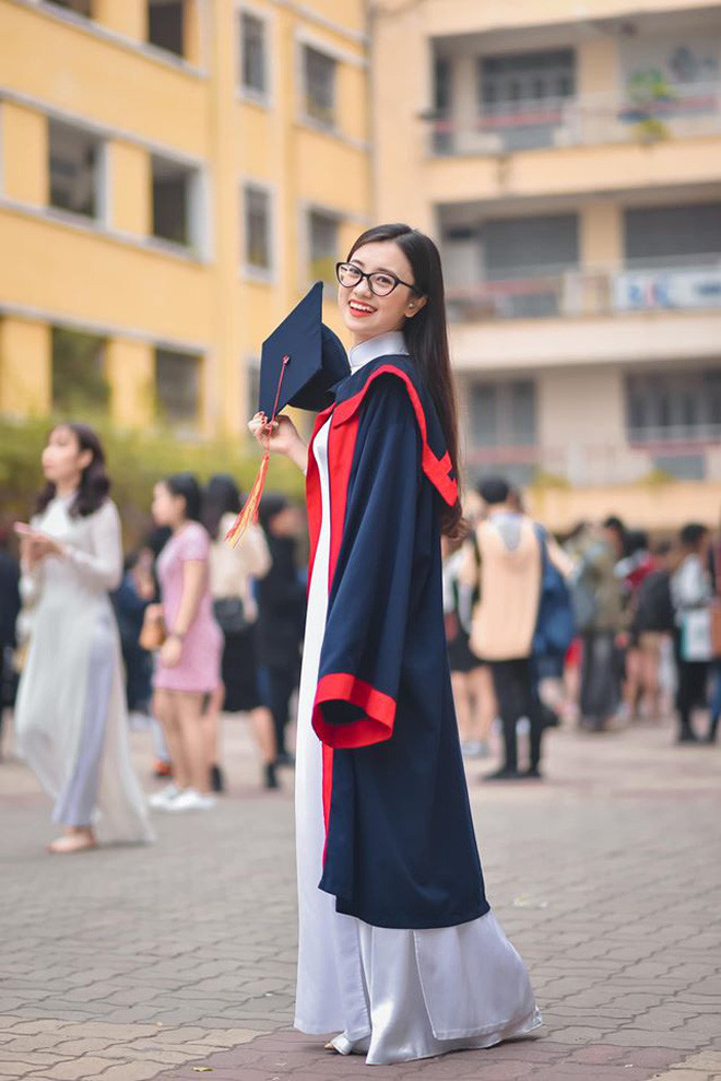 Sau 8 năm, nhan sắc của Thuý Quỳnh không có quá nhiều sự thay đổi. Giờ đây, cô đã tốt nghiệp trường Đại học Khoa học Xã hội và Nhân Văn Hà Nội, ngành Lưu trữ &amp; quản trị Văn phòng.