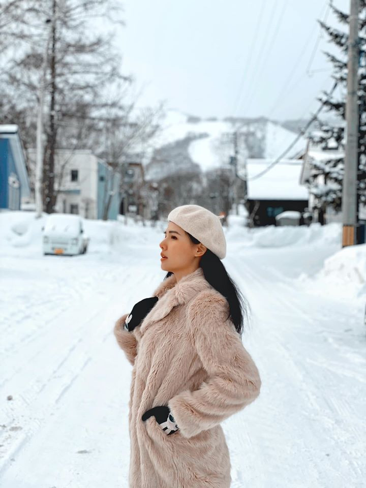 Thu Hoài công khai người yêu chưa được bao lâu thì Phanh Lee lại cho biết sắp kết hôn.