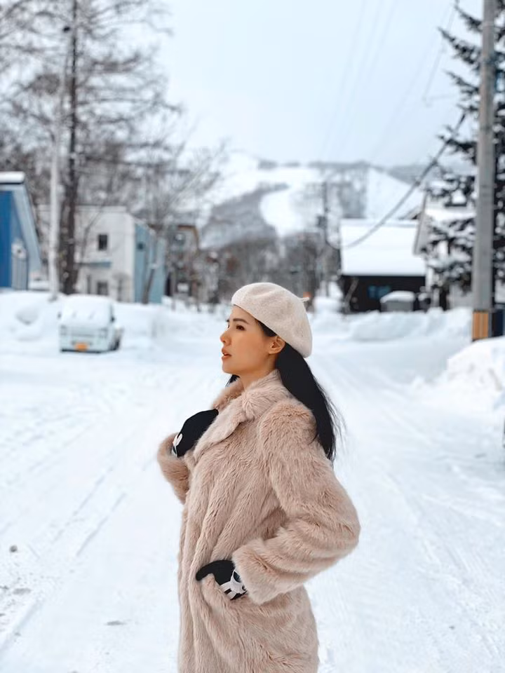 Thu Hoài công khai người yêu chưa được bao lâu thì Phanh Lee lại cho biết sắp kết hôn.