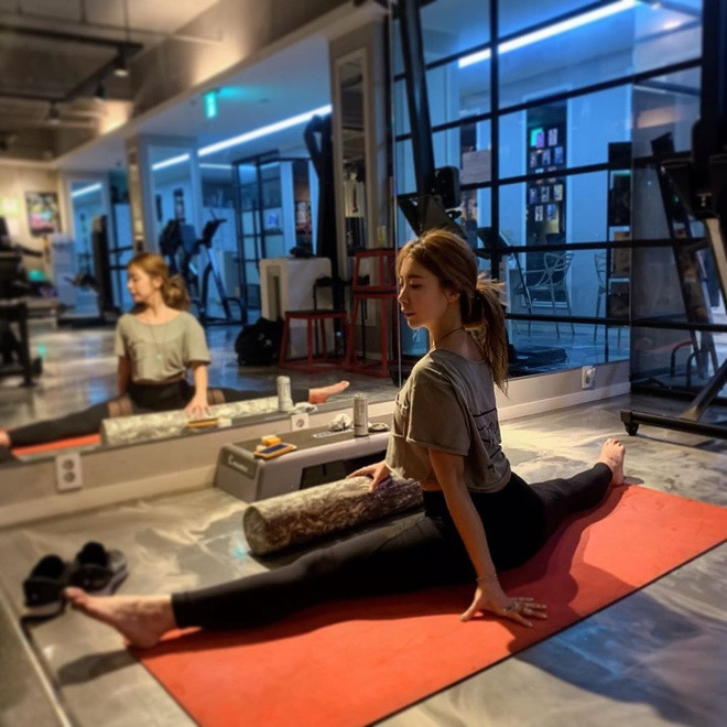 So-yeon cho hay cô giảm cân chủ yếu nhờ tập thể dục mỗi ngày, không uống rượu bia, nước ngọt, nước có ga.