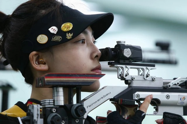 Cô từng khiến netizen chú ý khi vào năm 2023 quyết định tạm gác lại sự nghiệp thi đấu để viết đơn tình nguyện tham gia nhập ngũ