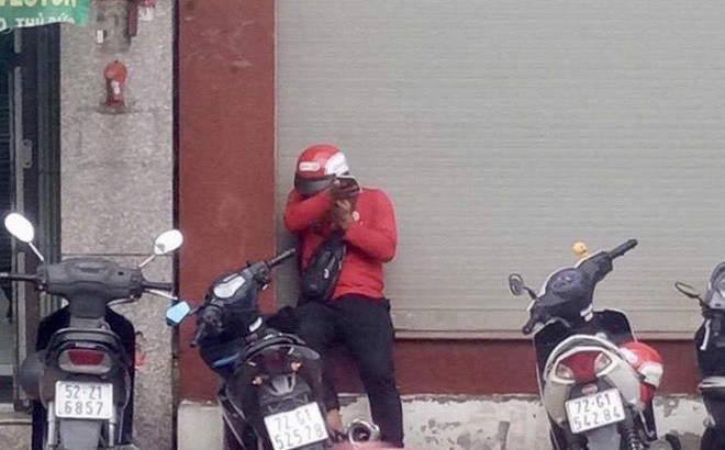 Có người đã rớt nước mắt bởi số tiền họ kiếm được chẳng là bao nhưng tiền bù vào lại quá lớn.