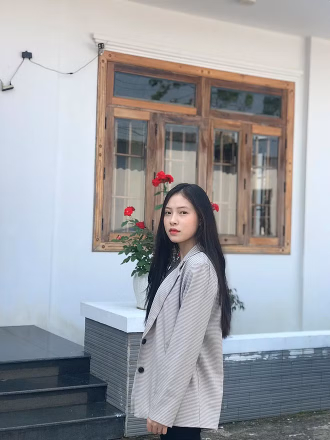 Vị thẩm phán xinh đẹp đã khiến nhiều chàng trai "nguyện hầu toà"