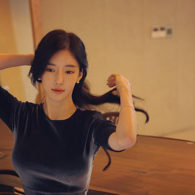 Ngoại hình nổi trội thế nhưng "bản sao Angela Baby" lại bị chính bạn thân tố giật chồng. Không chỉ có vậy, hot girl còn trơ tráo thừa nhận gặp được "định mệnh của cuộc đời".