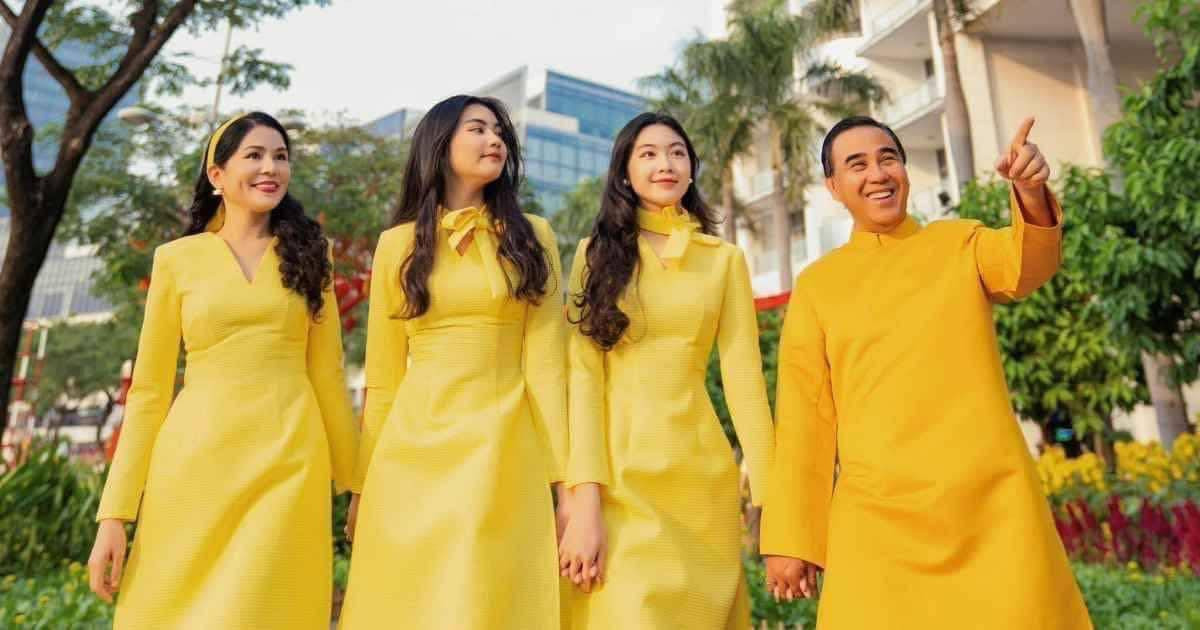 Nhiều người còn gọi đây là "gia đình nhan sắc".