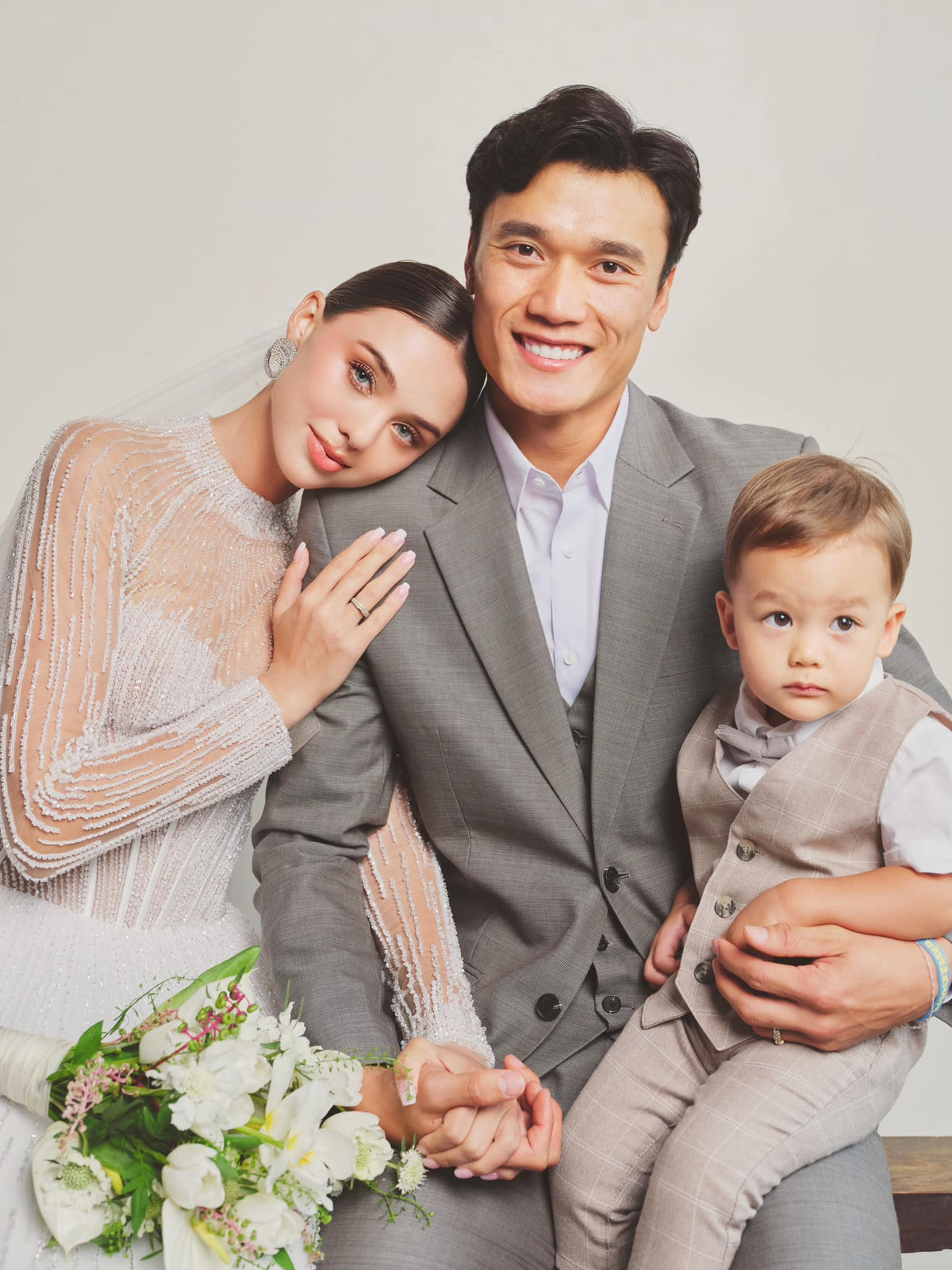 Giữa tháng 5 vừa qua, cô cùng chồng kỷ niệm hai năm ngày cưới và nhận được nhiều lời chúc phúc từ người hâm mộ khắp mọi nơi.