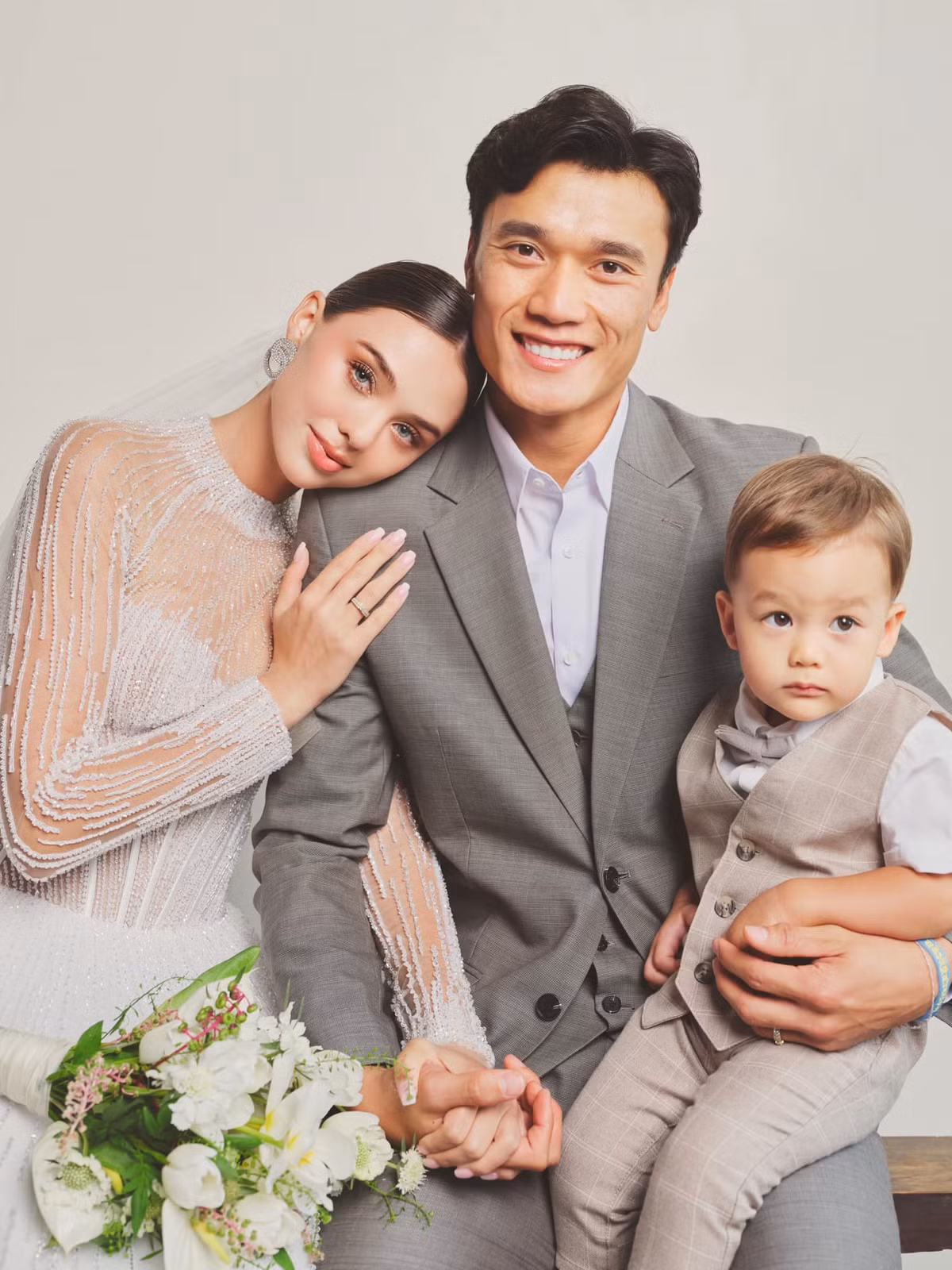 Giữa tháng 5 vừa qua, cô cùng chồng kỷ niệm hai năm ngày cưới và nhận được nhiều lời chúc phúc từ người hâm mộ khắp mọi nơi.