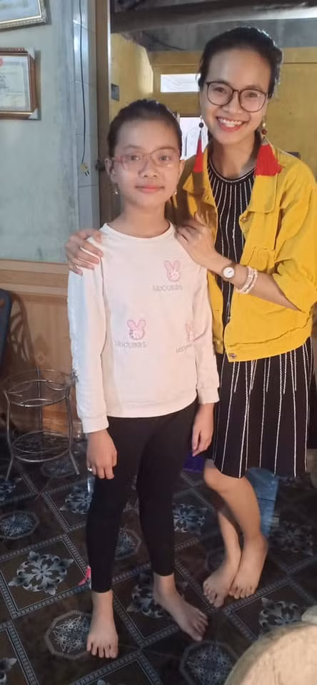 Goc phuot thu: Sang nha ban choi bi lac, be gai dap xe tu Hai Duong len Ha Noi-Hinh-3