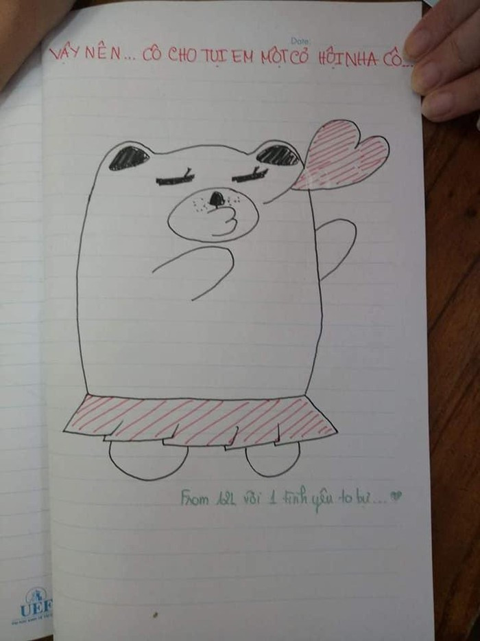 Sau khi xem bức thư này, nhiều người khen ngợi sự chăm chỉ, có nỗ lực phấn đấu trong học tập và cách bày tỏ dễ thương đúng kiểu học sinh của lớp học này.