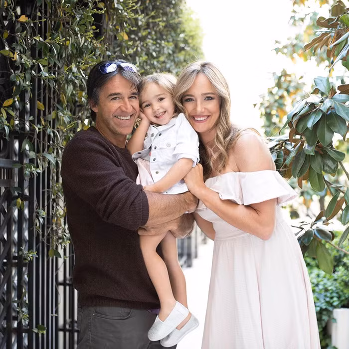 Nhưng bù lại, nụ cười tươi tắn luôn xuất hiện trên môi Cagla bởi cô đang được tận hưởng cuộc sống gia đình hạnh phúc, viên mãn. Người bạn đời của Cagla, Jimmy Diaz, cũng là một VĐV lướt ván buồm, mang quốc tịch Mỹ.