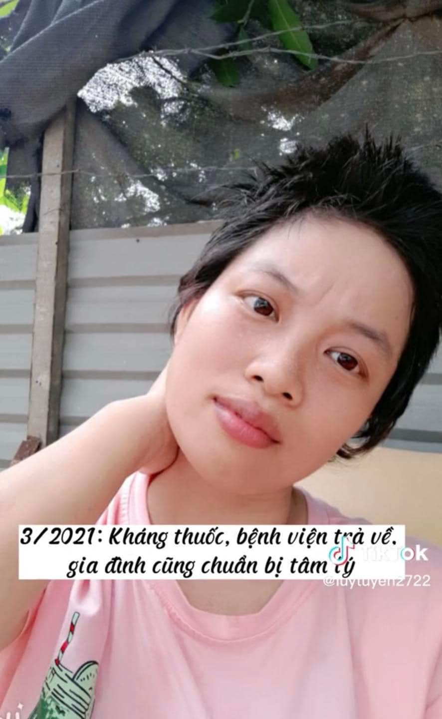 Tới tháng 3/2021, trải qua hơn 100 mũi truyền hóa chất, các phác đồ điều trị đều kháng thuốc, bệnh viện thông báo dừng điều trị. Lần thứ hai, người phụ nữ này lại chuẩn bị sẵn tâm lý.