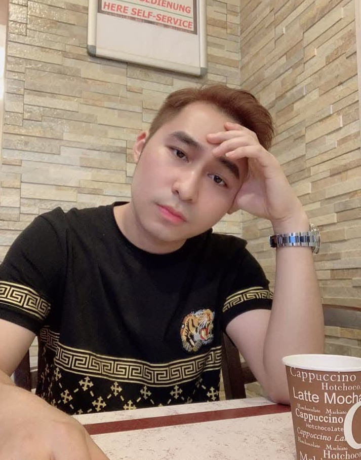 Bình luận về việc Nhật Hải Biết Tuốt bị xử phạt, nhiều netizen đã tỏ thái độ đồng tình với cơ quan quản lý: "Ông này nhiều lần nói đã không ưa gì rồi", "Đúng rồi phải mạnh tay xử lý, chứ không thích nói gì là nói nấy được", "Đặt tên là Nhật Hải Biết Tuốt nhưng lại không biết luật rồi, phạt là đúng".