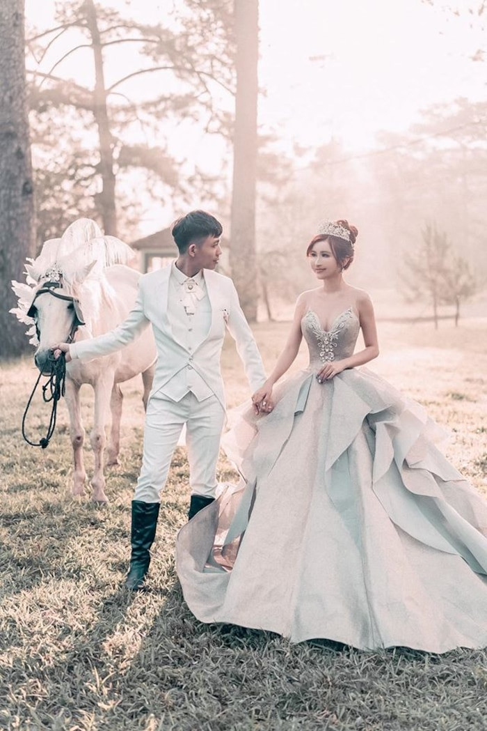 Chỉ sau ít phút đăng tải, bài viết này đã nhận được hàng nghìn lượt yêu thích từ phía dân mạng. Ai nấy đều bày tỏ sự xuýt xoa, ngưỡng mộ và dành những lời khen “có cánh” đến vợ chồng Minh Nhựa.