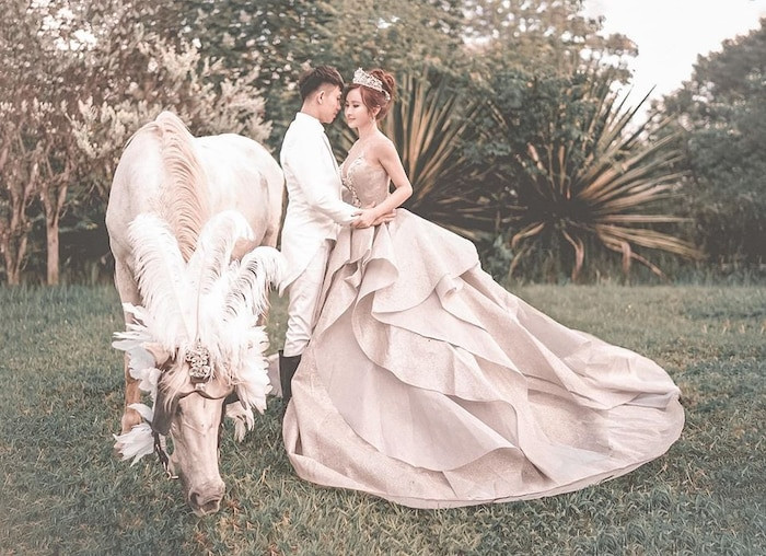 Không thể phủ nhận rằng đại gia Minh Nhựa nức tiếng Sài thành bấy lâu là một người chồng yêu thương vợ hết mực.