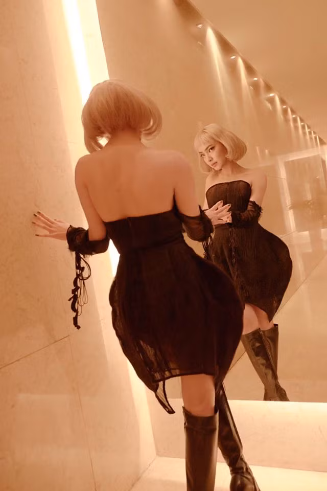 Không những sở hữu body khiến phái mạnh mê mẩn, mà gương mặt Chou Chou còn được đánh giá là vô cùng quyến rũ.