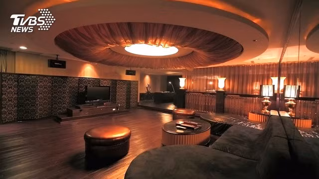 Nu sinh to bi xam hai tinh duc tap the sau buoi tiec sinh nhat-Hinh-2