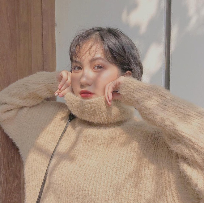 Đối với Phương Anh, làm mẫu ảnh vừa là sở thích, vừa giúp cô có thêm nhiều kinh nghiệm. Sở hữu vẻ ngoài xinh xắn, học tốt và năng động, nữ sinh ngành Y có hơn 13.000 người theo dõi tại trang cá nhân.